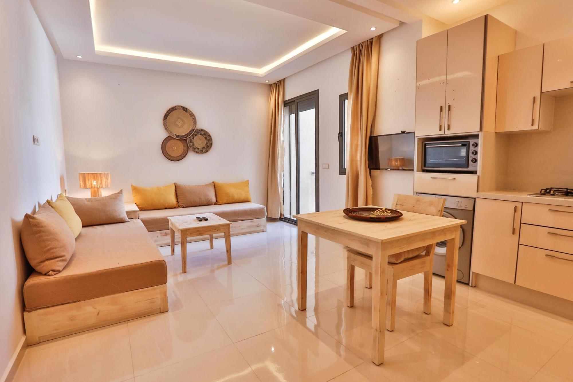 Hanah Apartments By Living เอสเซาอิรา ภายนอก รูปภาพ