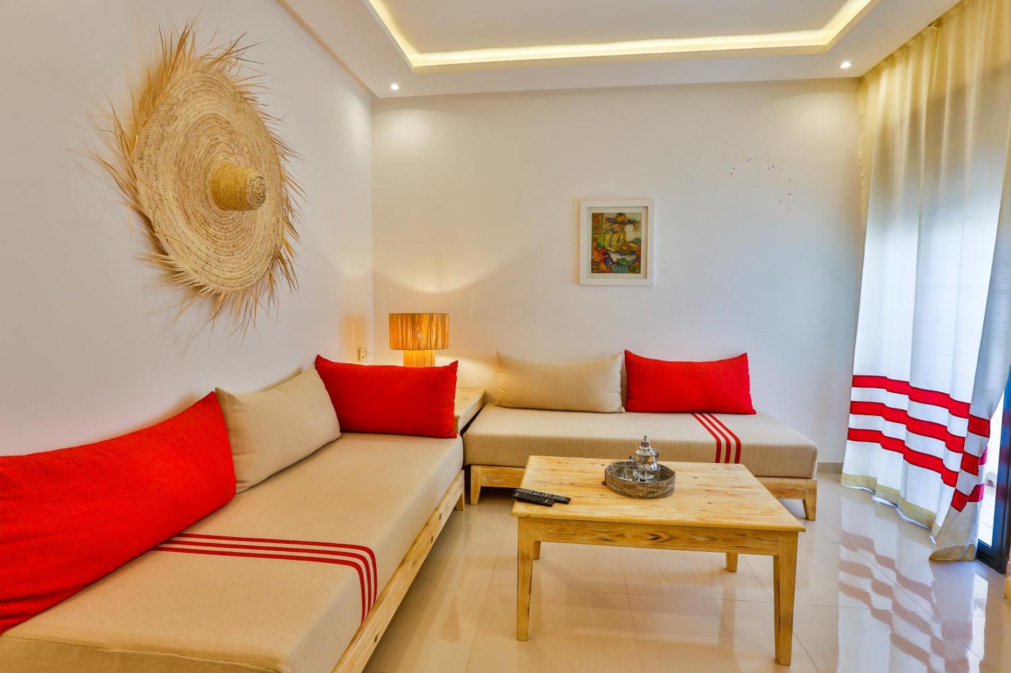 Hanah Apartments By Living เอสเซาอิรา ภายนอก รูปภาพ